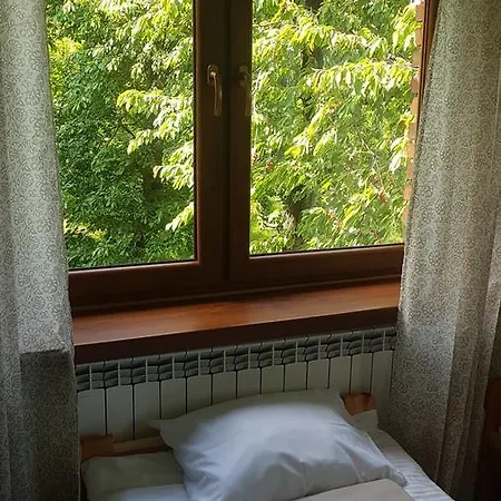 Bujaków, Zdrojowa 58a *